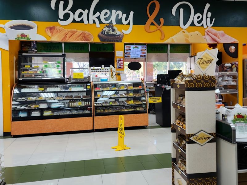 SuperFresh Market W. Colonial Orlando interior